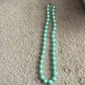 Vintage mint green beaded necklace 24 inch